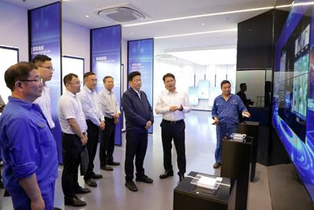 打造向上向前第一象限生力軍 錘煉甘于做人做事作難、受苦受累受屈的企業(yè)家隊(duì)伍——河南投資集團(tuán)黨委書記、董事長(zhǎng)劉新勇蒞臨安彩高科開展主題教育調(diào)研